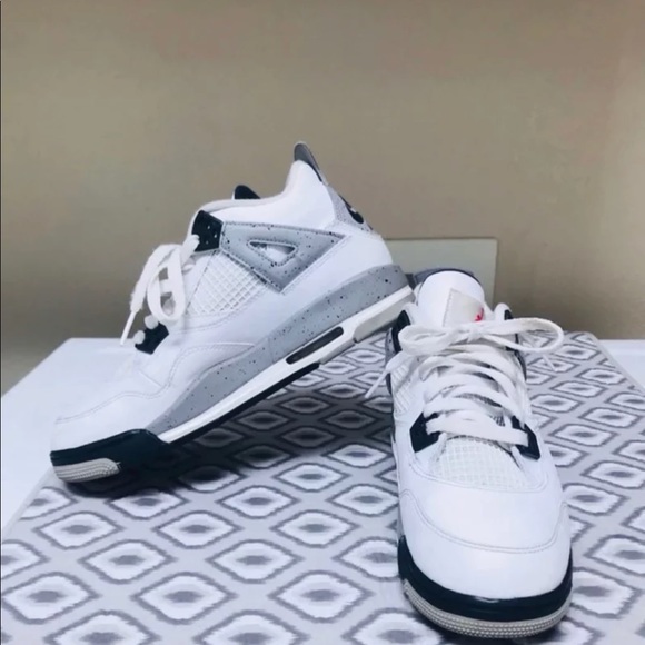 Jordan 4s - Picture 2 of 5